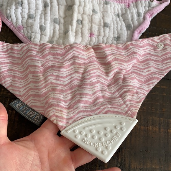 🦋EUC! Baby Bandanna Bib Bundle! - Picture 5 of 6